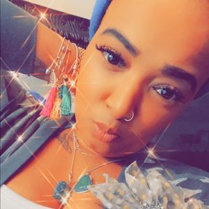 Meet your Posher, Danielle